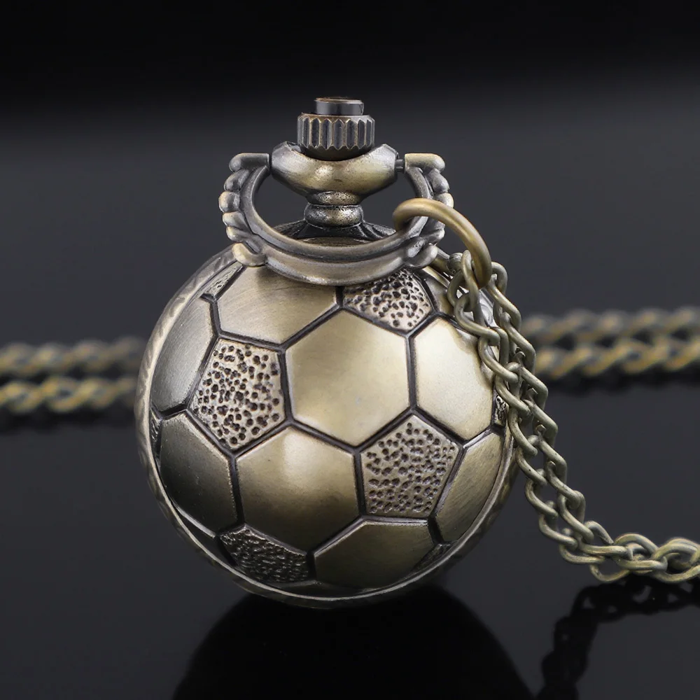 لطيف كرة القدم على شكل تصميم صغير ساعة جيب كوارتز صغيرة التناظرية سلسلة بدلاية رجل إمرأة أطفال قلادة مجوهرات على مدار الساعة هدية