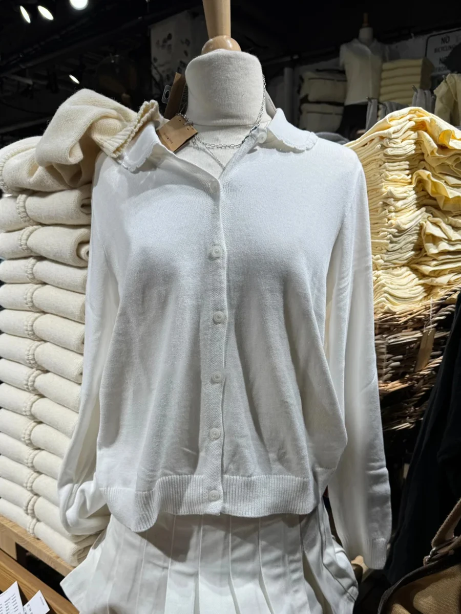 

Белый вязаный кардиган с длинными рукавами, женский однобортный свитер с кружевной отделкой и воротником «Питер Пэн», осенний новый милый джемпер в консервативном стиле