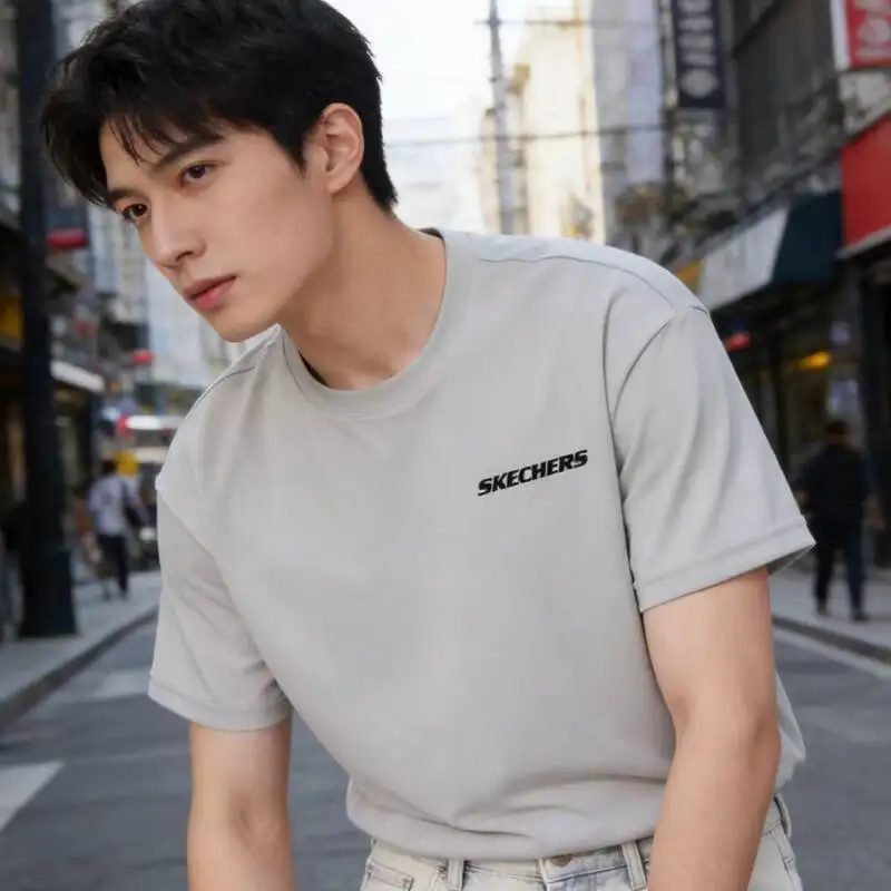 

Мужская легкая повседневная футболка Skechers с коротким рукавом P225U117-02VP, доступная по цене, для повседневной носки, новейшая модель
