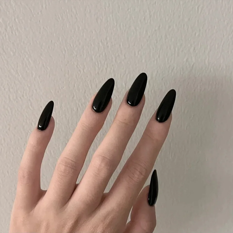Uñas postizas Y2K estrella con degradado negro, uñas falsas medianas cuadradas con diseños de luna para mujeres y niñas, uso diario 4