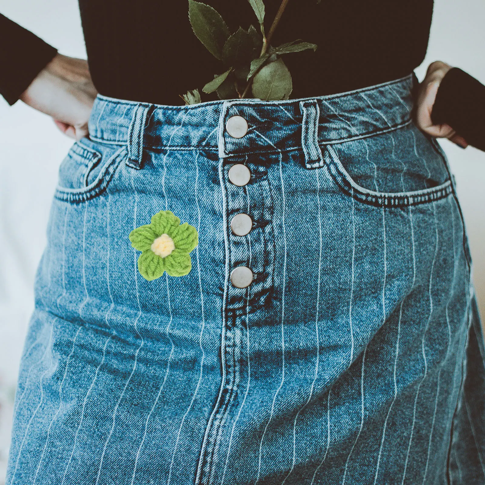 

50Pcs Crochet Flowers Handmade Yarn Puff Stitch Knitted Flowers for DIY Crafts Clothing Accessories Embellishments