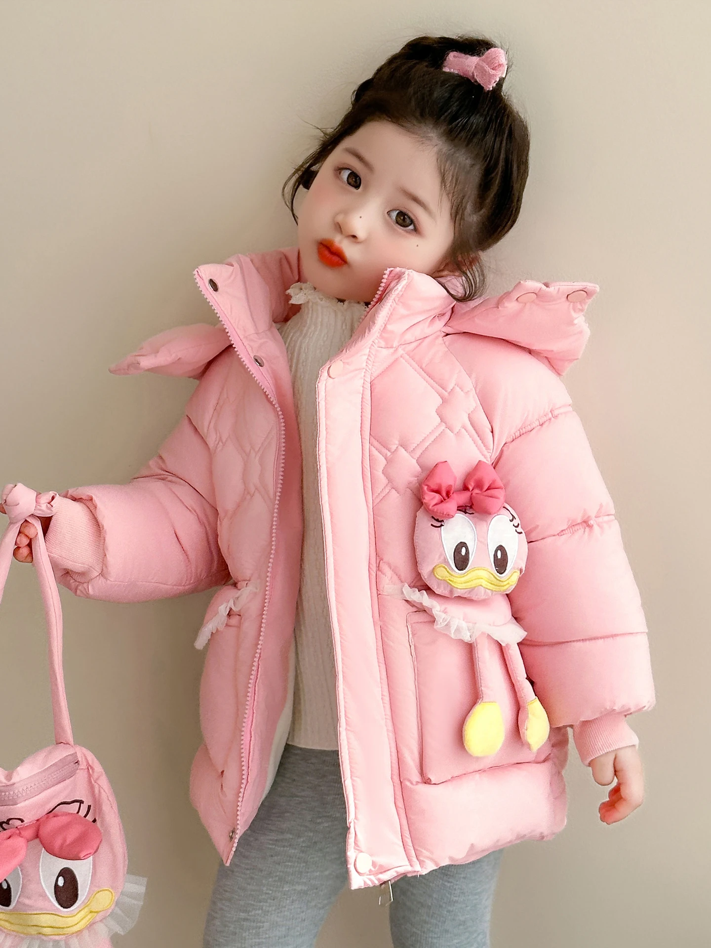 

Утепленная хлопковая куртка с мультяшным принтом для девочек, теплая зимняя куртка с флисовой подкладкой, корейский стиль, свободный крой, с капюшоном, на молнии