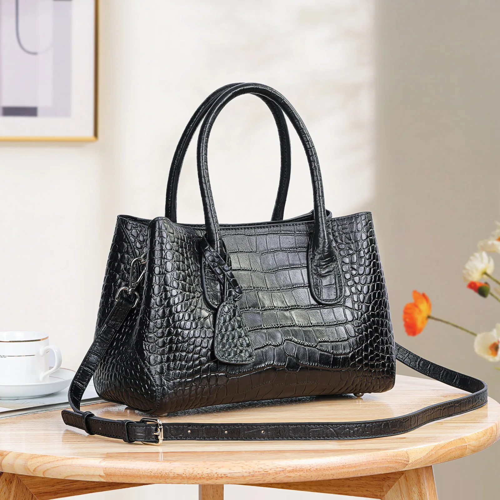 

2025 Genuine Leather Women's Crossbody Bag Large-capacity Handcrafted Genuine Crocodile Pattern Designer Luxury Bag
