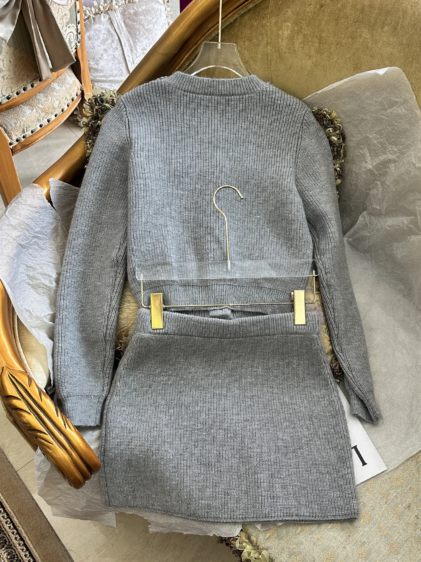 ヘビーネイルドリルショートセーターコートファッションカーディガン スカートツーピースセット2025秋服新作ハイエンドレディースニットスーツ