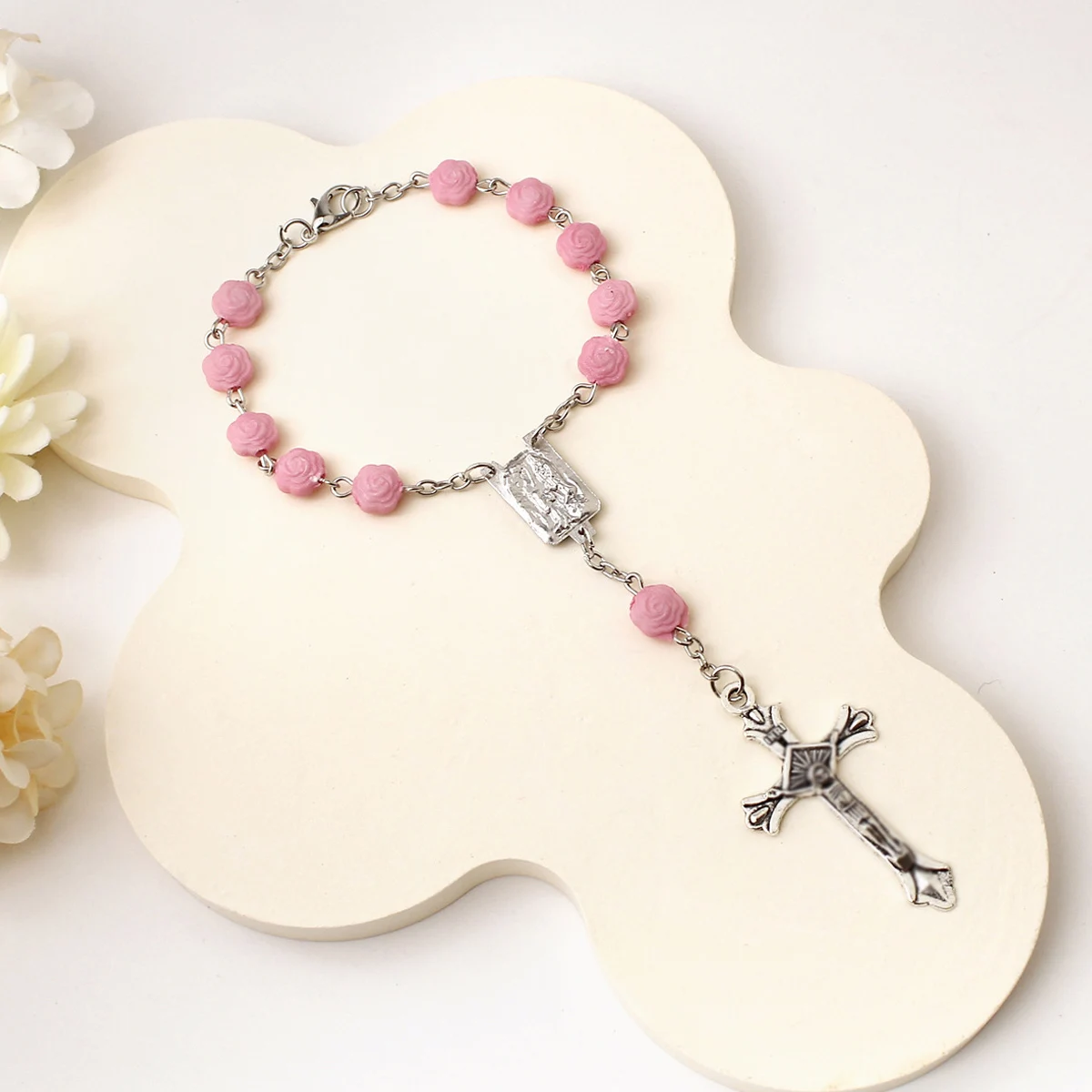 Ein Lenkrad-Dekorationsstück, ein einfaches rosa Rosenkreuz, kreatives Gebetsperlen-Autoanhänger-Accessoire. – Detail 6