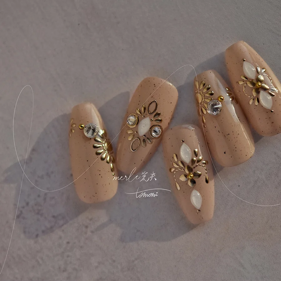 1 PCS Vintage Gold Floral High Quality 5D Embossed Nail Art Decals Nail Art Engraving Decoration Fashion Slider Nail Stickers