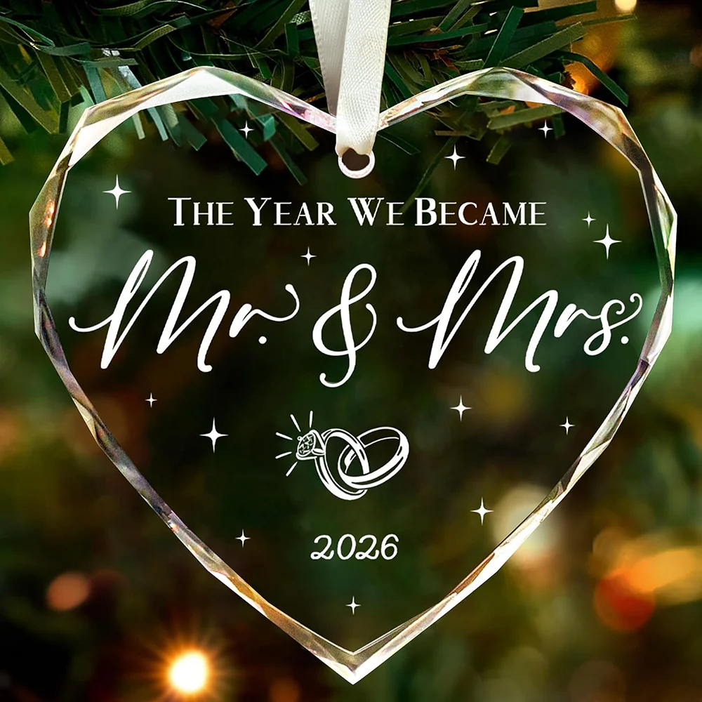 Custom Name Wedding Ornament for Couple 2026 Bridal Shower Decor Mr and Mrs Decor for Newlywed Just Married Christmas Party Gift