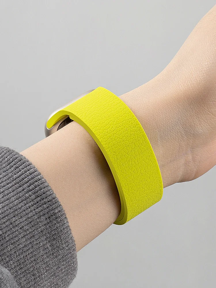 Correa de silicona para Apple Watch 46mm 49mm 42mm 44mm 41mm 41mm 40mm banda magnética para IWatch Ultra 2 Series 10 8 9 7 6 SE 5 4 3