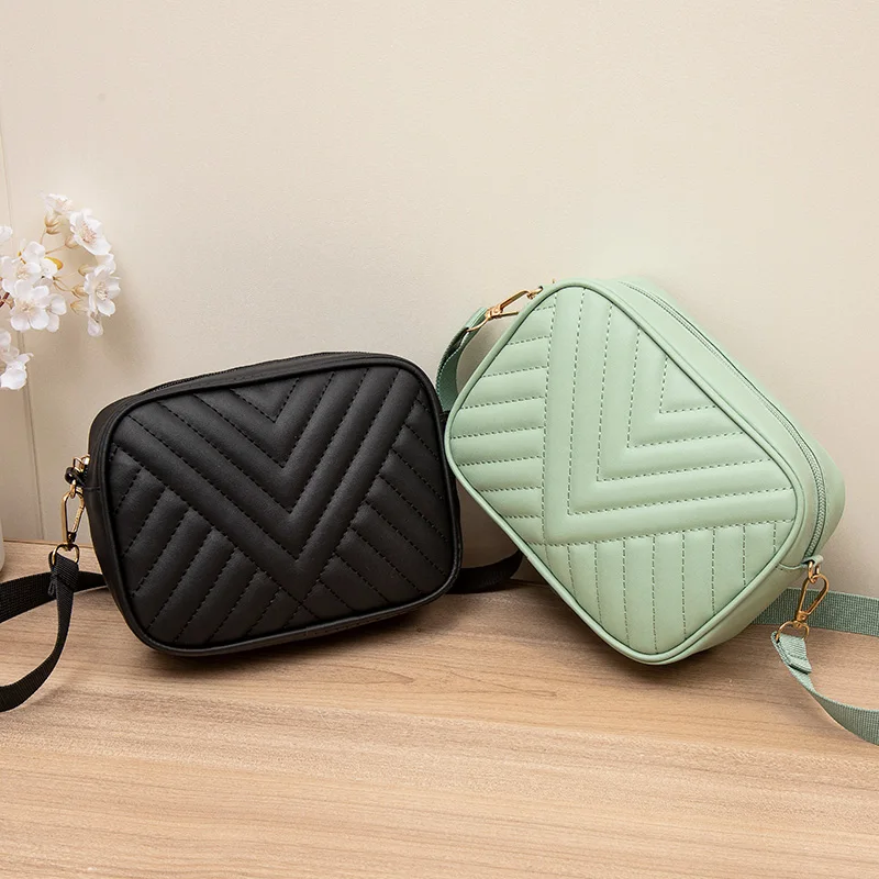 Light luxury niche women\'s bag fashion trend diamond pattern embroidered stripe casual versatile single shoulder diagonal cross