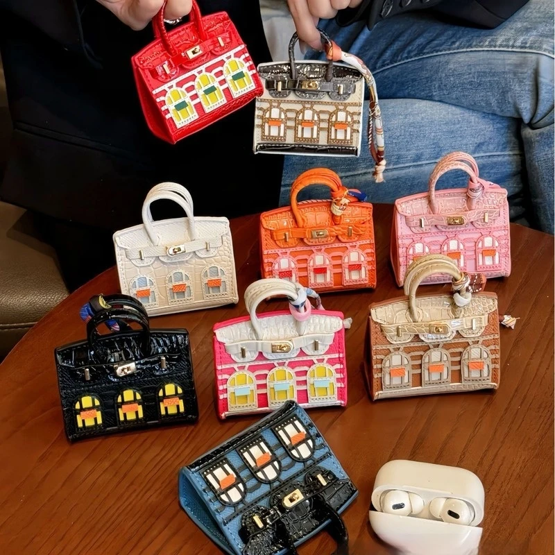 ใหม่สไตล์และประณีต Mini กระเป๋าเป้สะพายหลังจี้ Creative House กระเป๋าน่ารักกระเป๋าจี้สีแดงชุดหูฟัง Chartered Key กระเป๋า