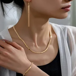 Set Heart For Women Shape Retro Simple Fashion Temperament Necklace Bracelet Stud Earrings Suit Accessories CS022