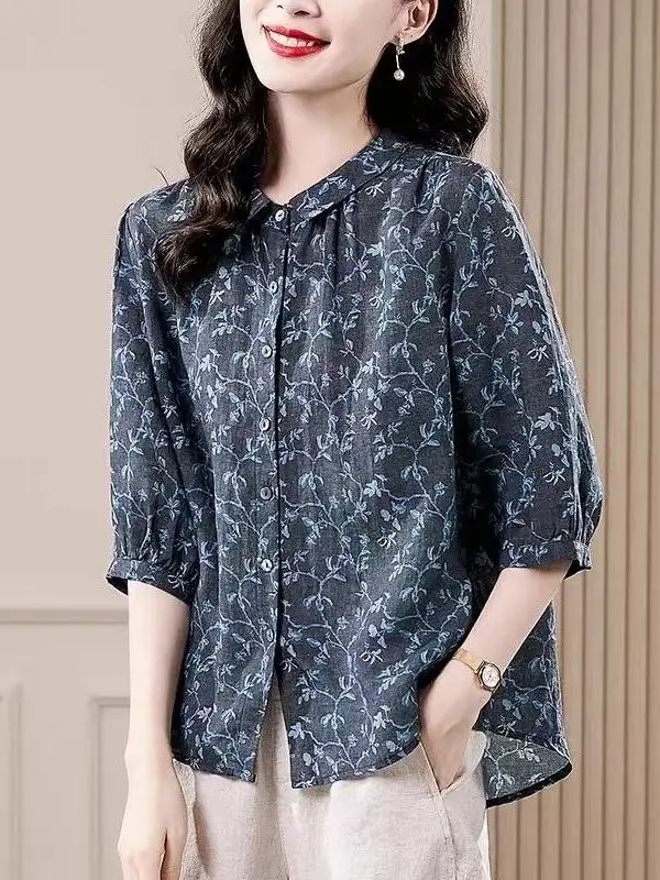 

Ретро-блузка с воротником и рукавом три четверти, шелковая, женская, с цветочным принтом, летняя, свободного кроя, скрывающая живот, с пуговицами