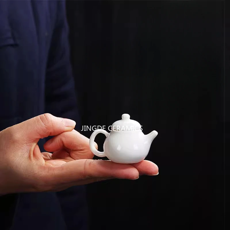1PCS Chinese Ceramics Tea Pet Small Fingertip Pot Tea Figurine Ornament Boutique Oolong Tea Accessories Home Decoration
