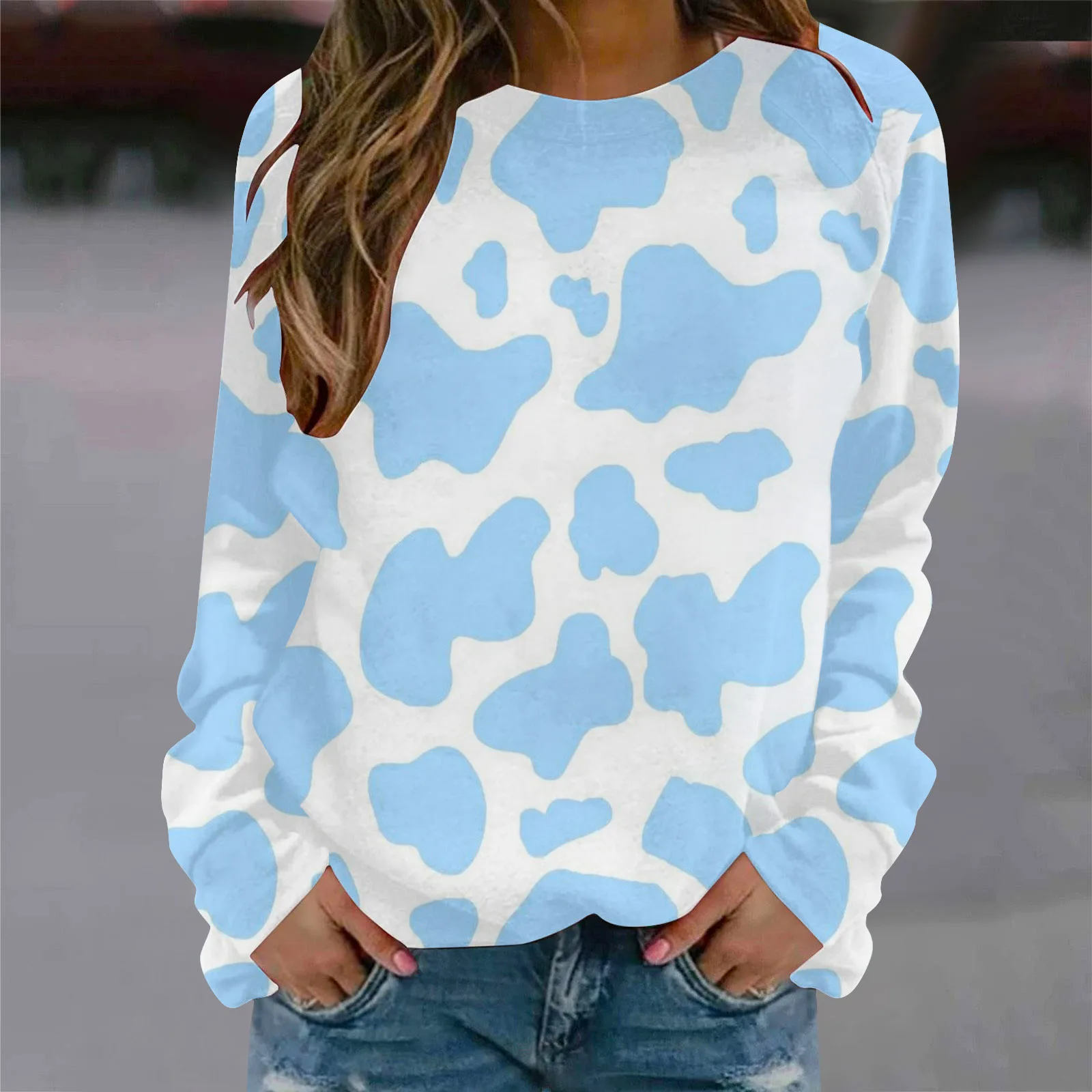 2024 European and American Christmas hoodie women\'s colorful cow pattern 3D printed round neck long sleeved T-shirt