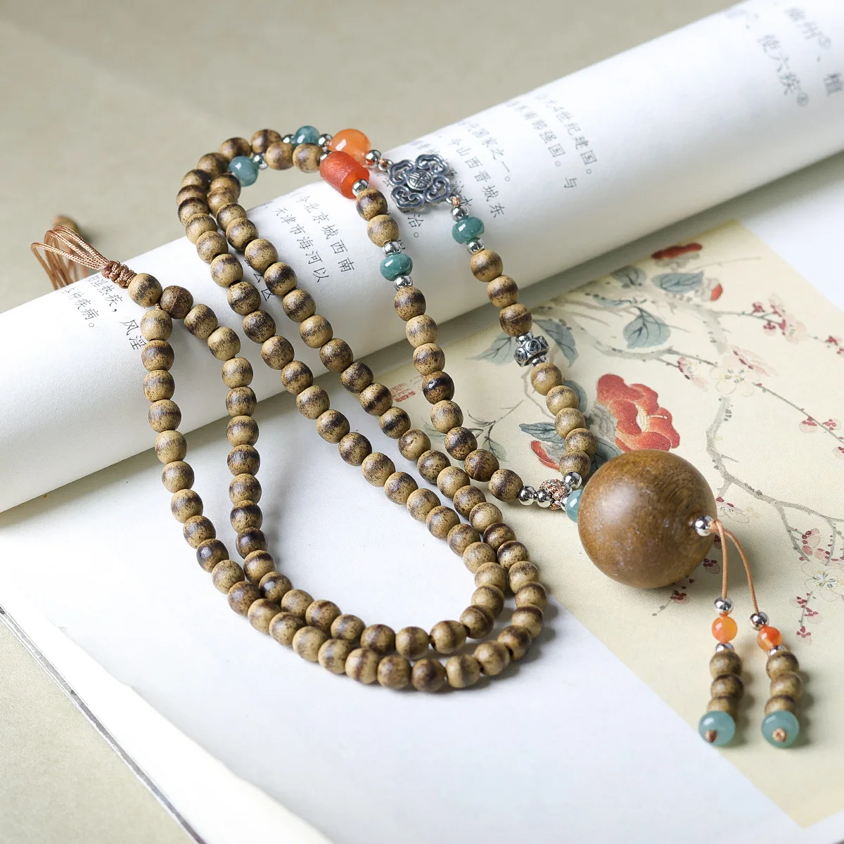 New Chinese Style Butter Agarwood Necklace Huang Qinan South Red Agate Emerald 70% Silver Sweater Chain Gifts