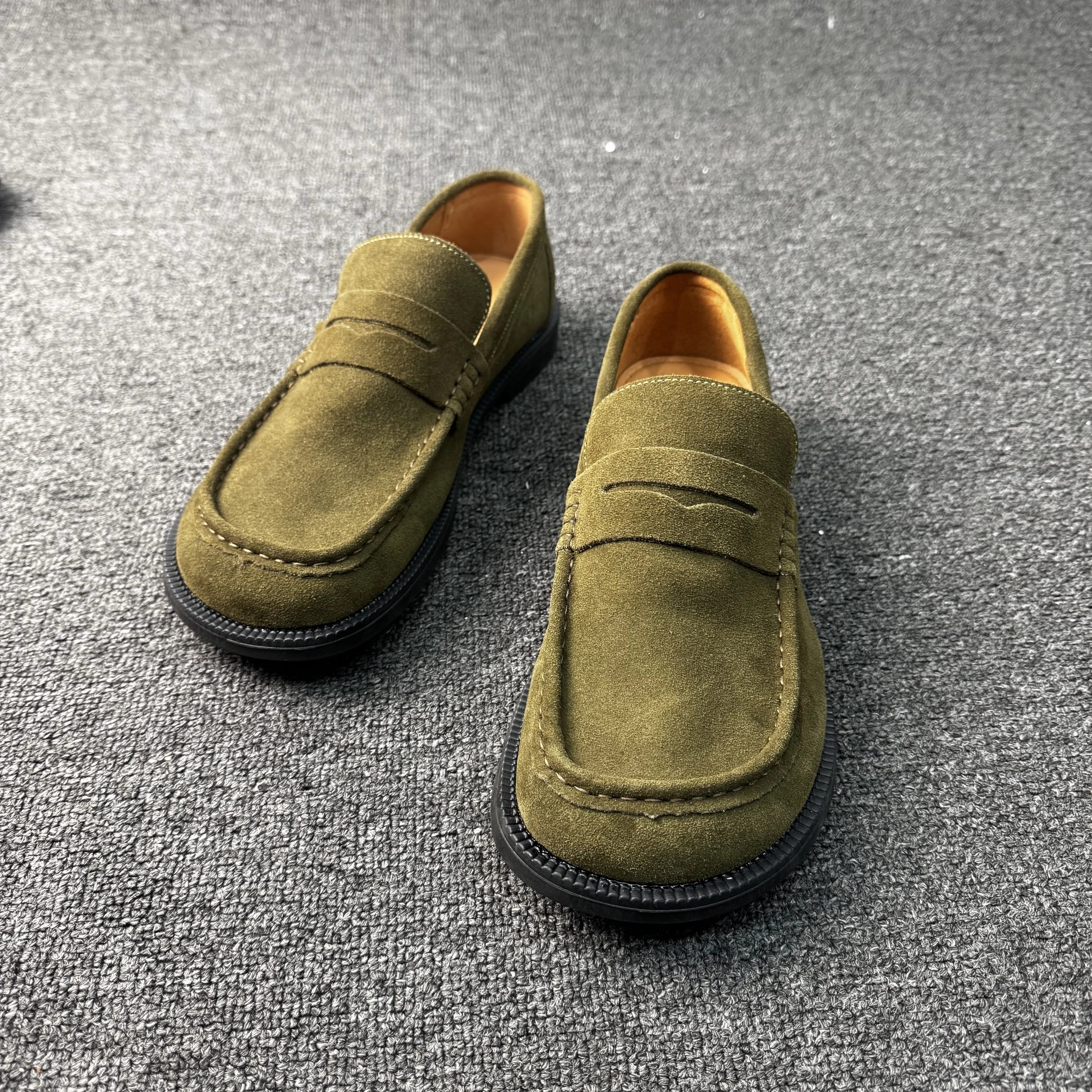 

Vintage Brown Suede Slip-On Loafers Men's Simple Style Commute Lazy Shoes Casual Flat Heel round Toe Color Fashion Shoes