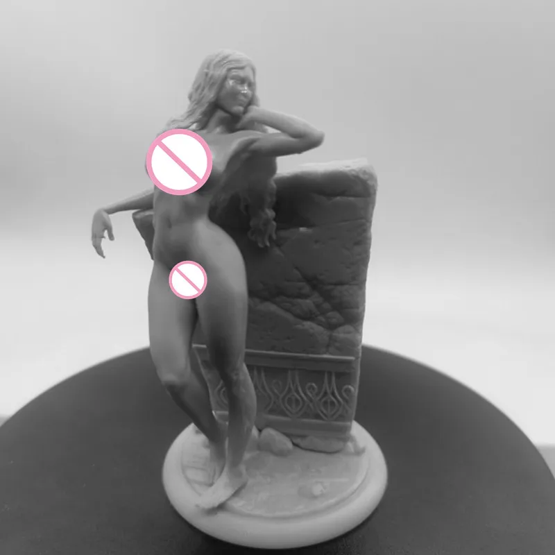 Resin Figure Diy Blonde Nude Queen 1/24 Scale 75mm Figurine Assemble Miniatures Model Kit Unassembled Unpainted Diorama Toys