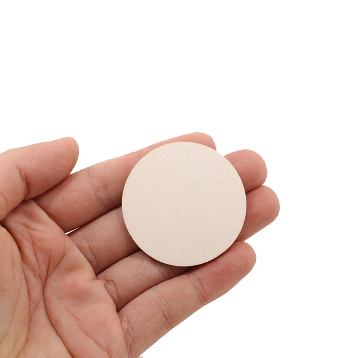 

50Pcs Wooden Slices Round Shape Smooth Surface Lightweight DIY Craft Accessories for Home Decor Wall Window Door Art