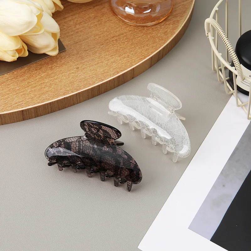 

New Korean-style lace pattern hair clip with delicate floral design, suitable for sophisticated hairstyles