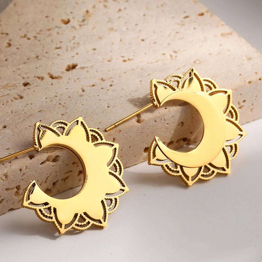 

WILD & FREE 18K Gold Plated Stainless Steel Sunflower Hoop Earrings for Women Geometric Charm Vintage Trendy Jewelry