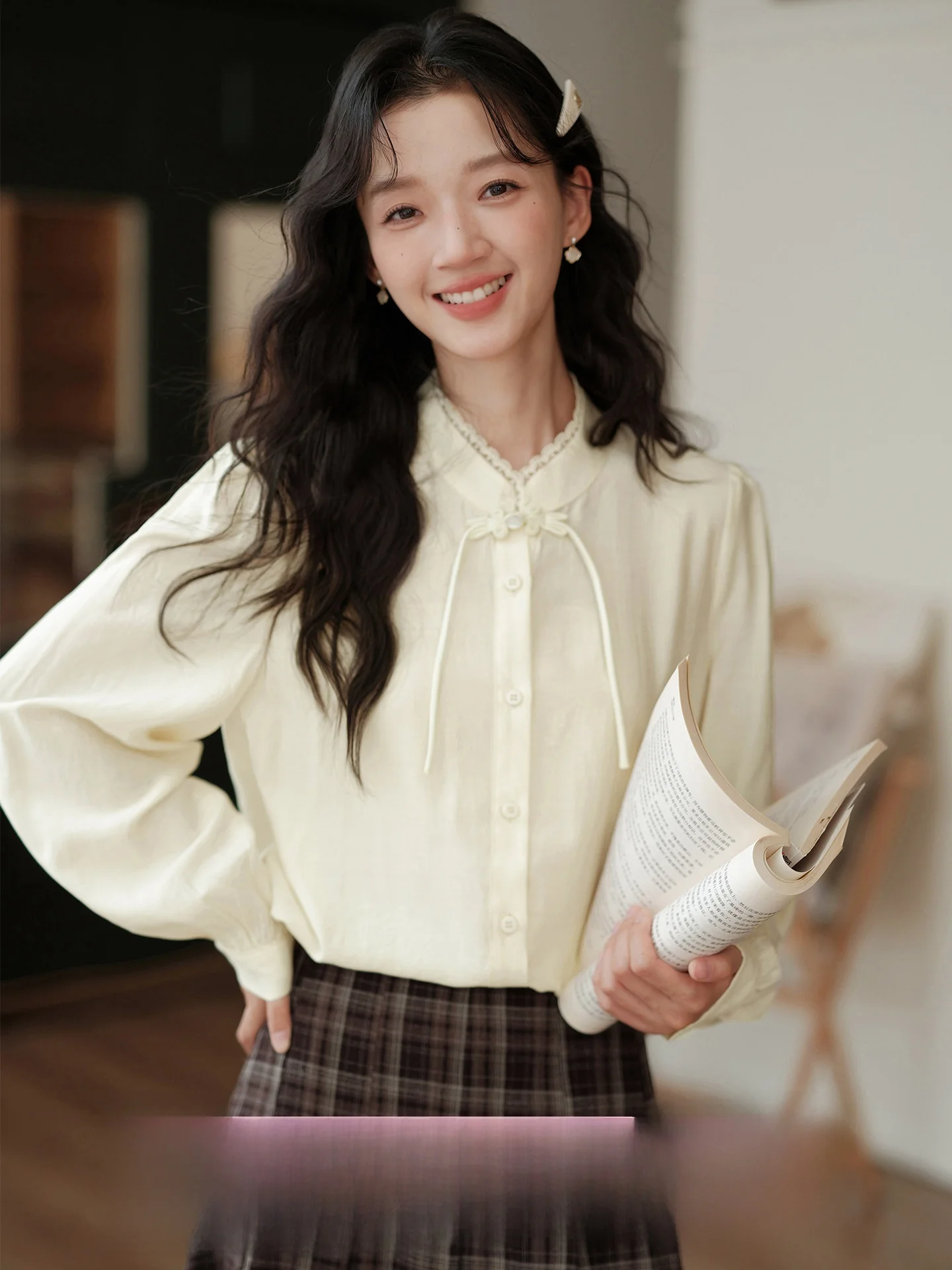 

New Chinese Sle Long Sve irt Women's Spring Design Stand Collar Lace Trim Inner Wear Button Detail Breathable Casual S...