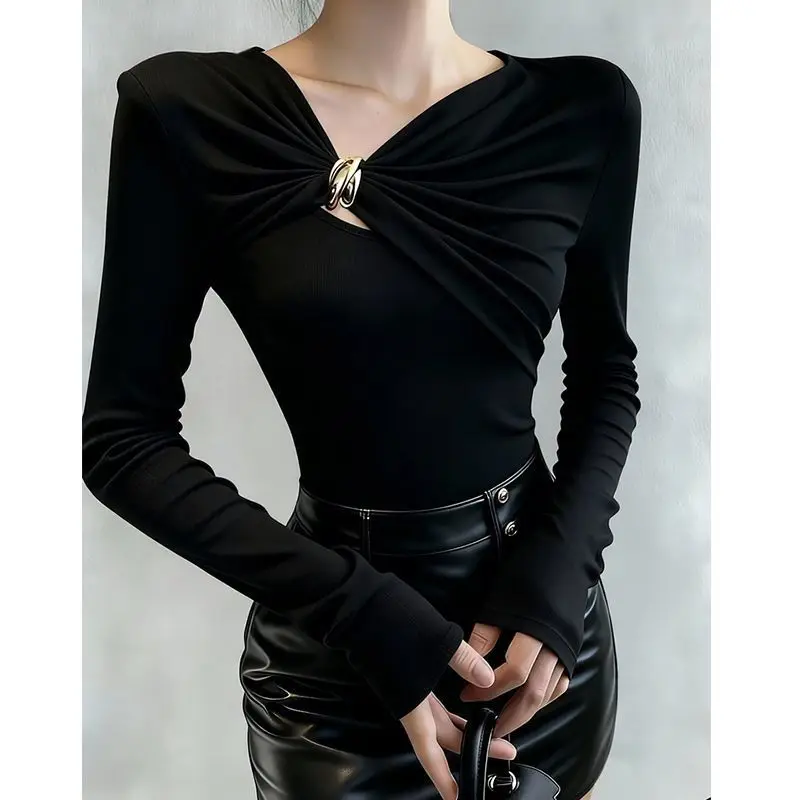 

French Vintage Diagonal V-neck Button-pleated Long Sleeve T-shirt Women's Inner Layer Base Shirt Top