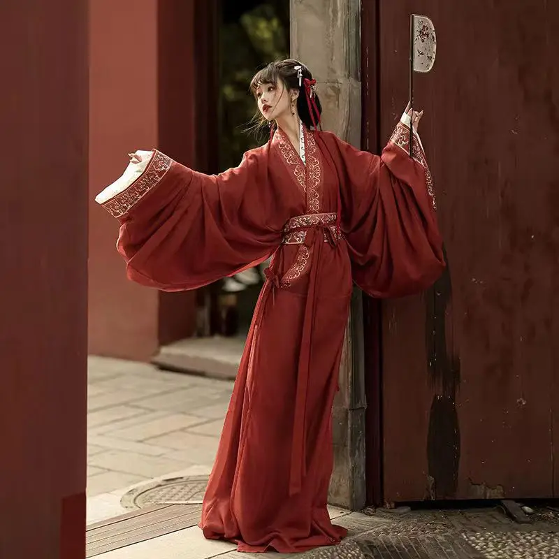 

Restored Mashan Chu Tomb Warring States Robe, large-scale trailing straight train