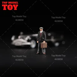 Painted Miniatures 1/87 1/64 1/43 WWII Male Soldier with Hat Carry Handbag Scene Props Figures Model For Cars Vehicle Toy Gift