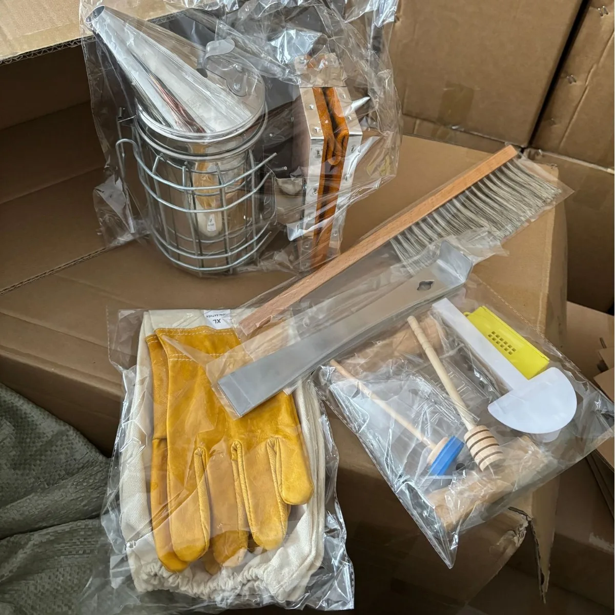 12 piece set of specialized tools for beekeeping