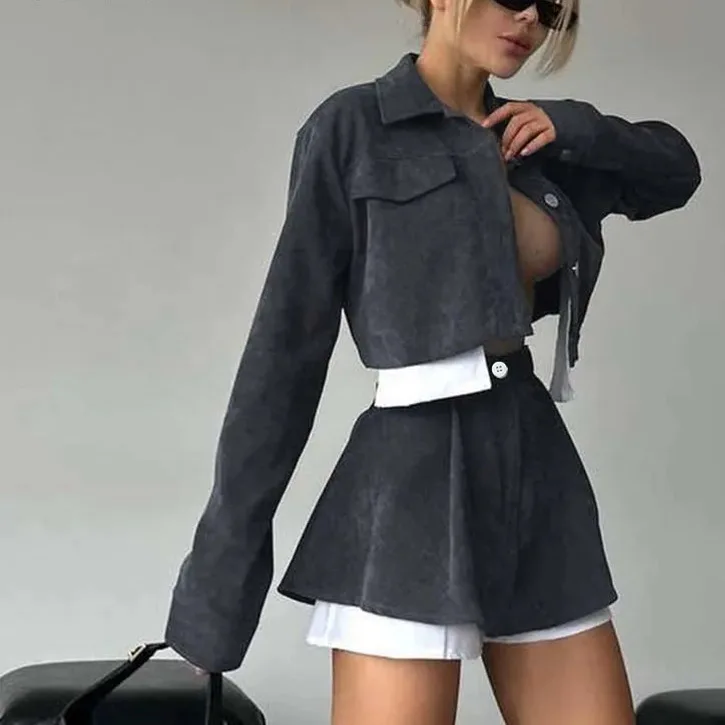 

New European American Fashion Wo-Piece Se For Women: Shor Buon-Up Cardigan Wih Conrasing Colors And Cake-Syle Mini