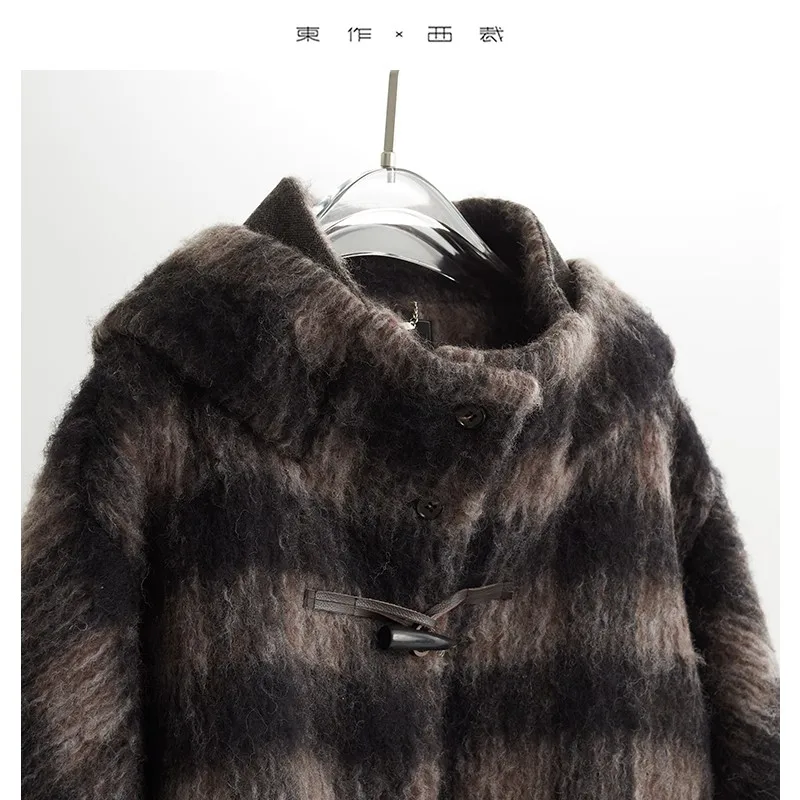 معطف منقوش ~ معطف متوسط الطول بأزرار على شكل قرن على الطراز القديم معطف نسائي من صوف الألبكة 2025 شتاء على الطراز البريطاني