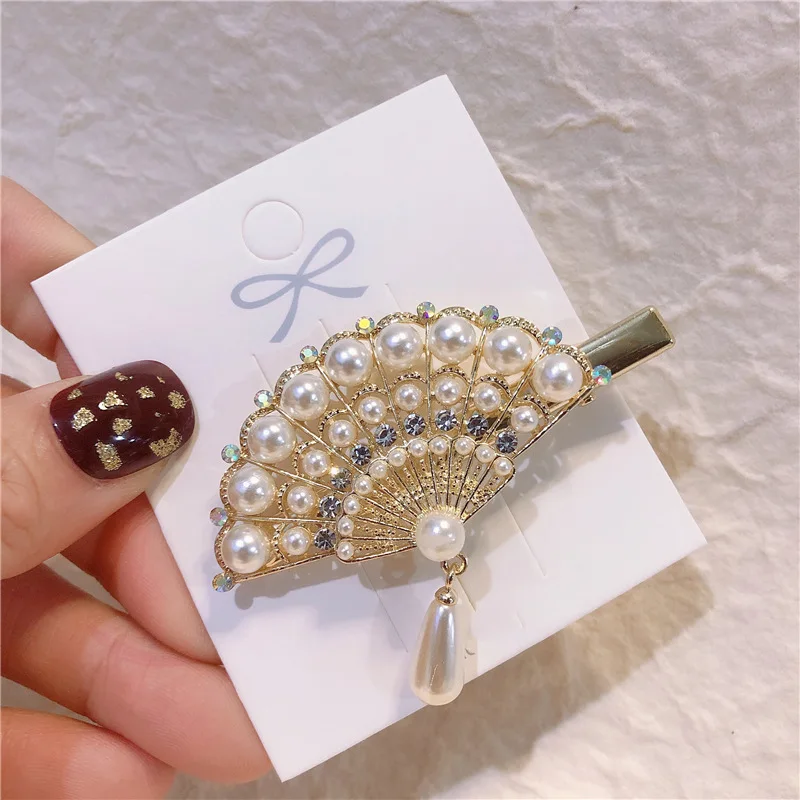 Pearl Rhinestone Fan Shape Hair Clip Duck Bill Clip for Women Side Fringe Holder Elegant Korean Style Premium Daily Headwear