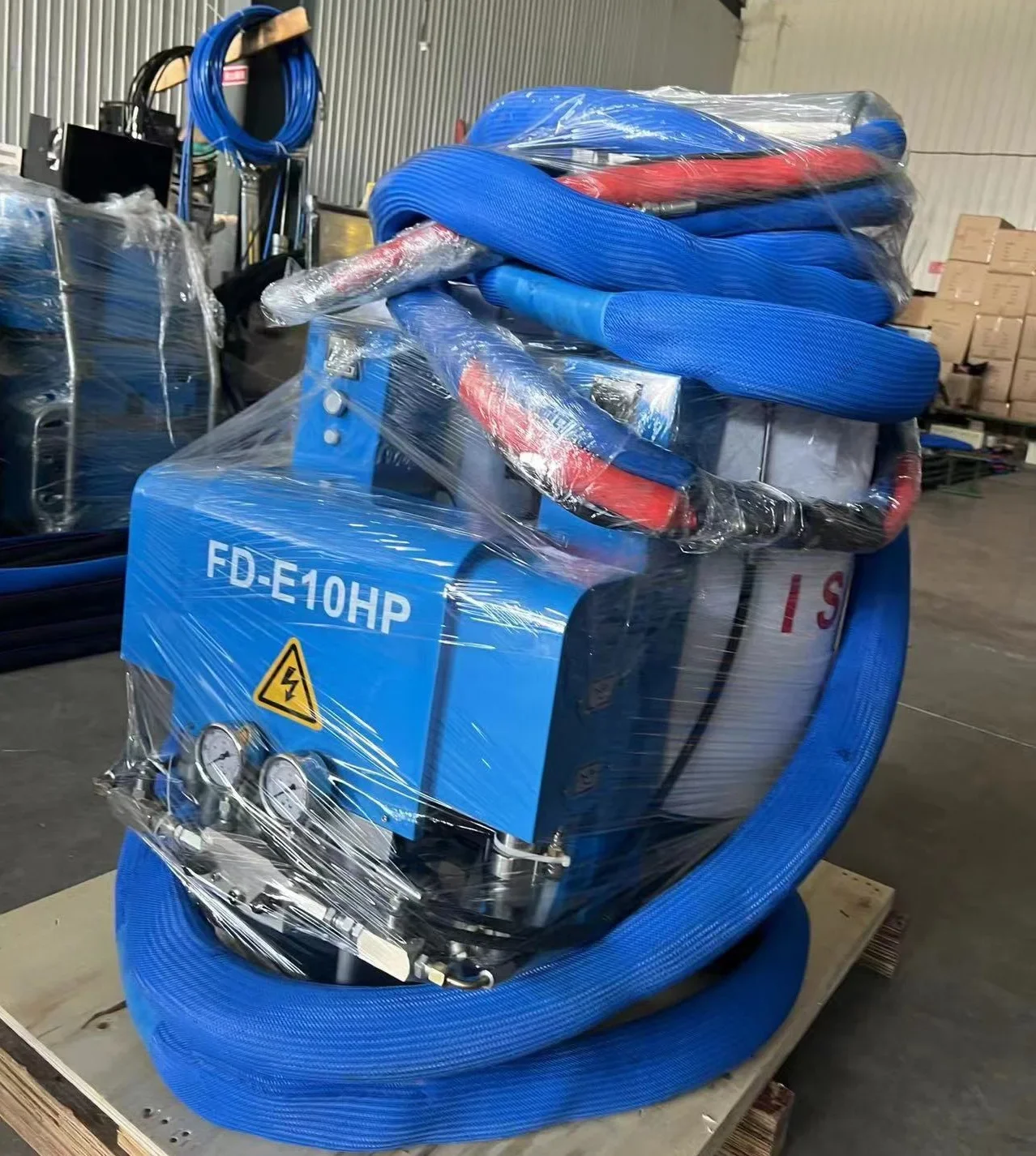 Machine de mousse de pulvérisation de polyuréthane à cellules fermées FD-E10H pour utilisation d'isolation murale