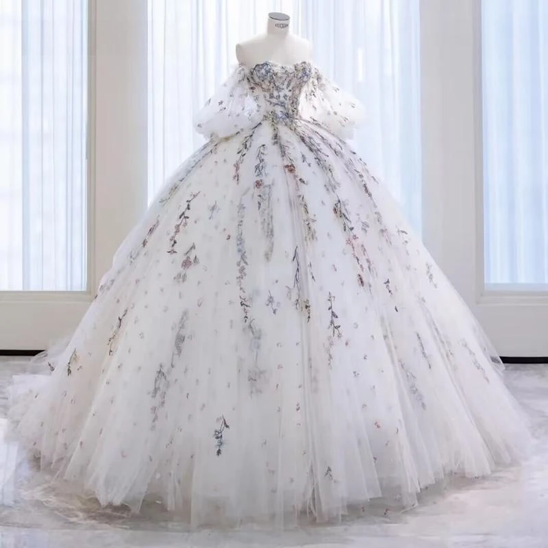 Robe de mariée sans bretelles avec appliques de dentelle sur mesure, plus une robe de Rh, la plus récente, éducative