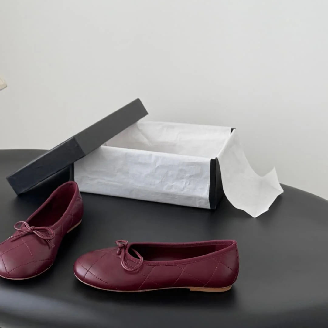

2026 The new Spring and Autumn women's woven ballet shoes are flat and comfortable, with a sandy style and a shallow opening