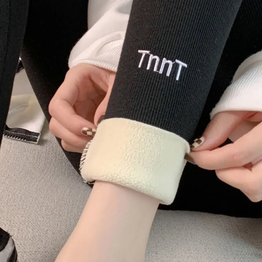 กางเกงเลกกิ้งผู้หญิงลายปัก ผ้าหนา ทรงยาว ใส่ได้ทั้งฤดูใบไม้ร่วงและฤดูหนาว ทรงเข้ารูป