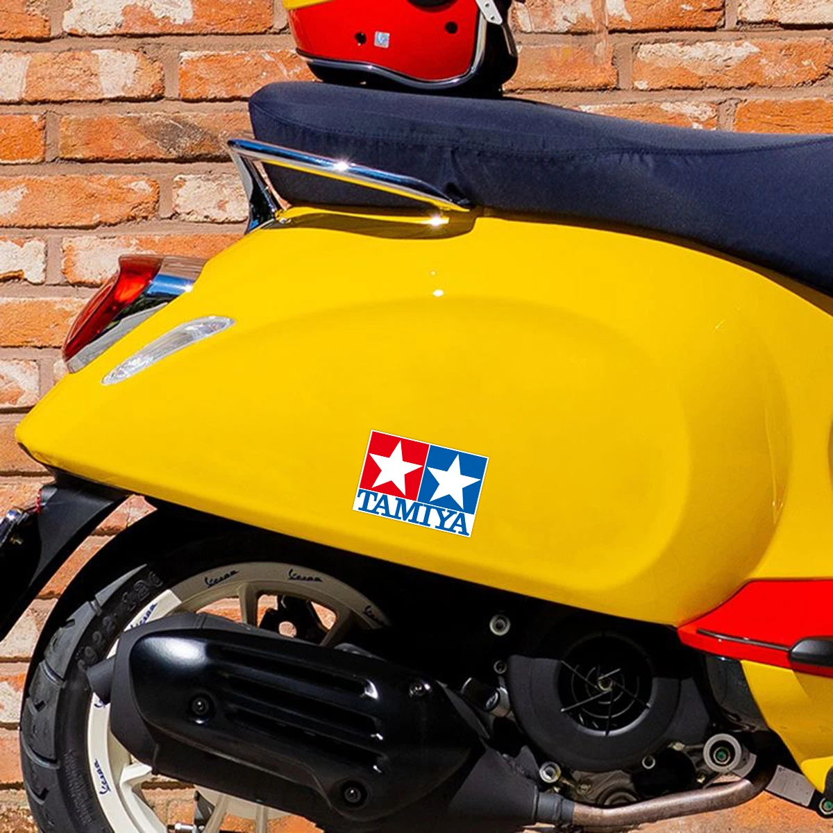 TAMIYA, pegatinas reflectantes de advertencia de seguridad para motocicleta, coche, Moto, bicicleta eléctrica, Scooter, tanque de combustible, casco, cuerpo, calcomanías de vinilo, accesorios