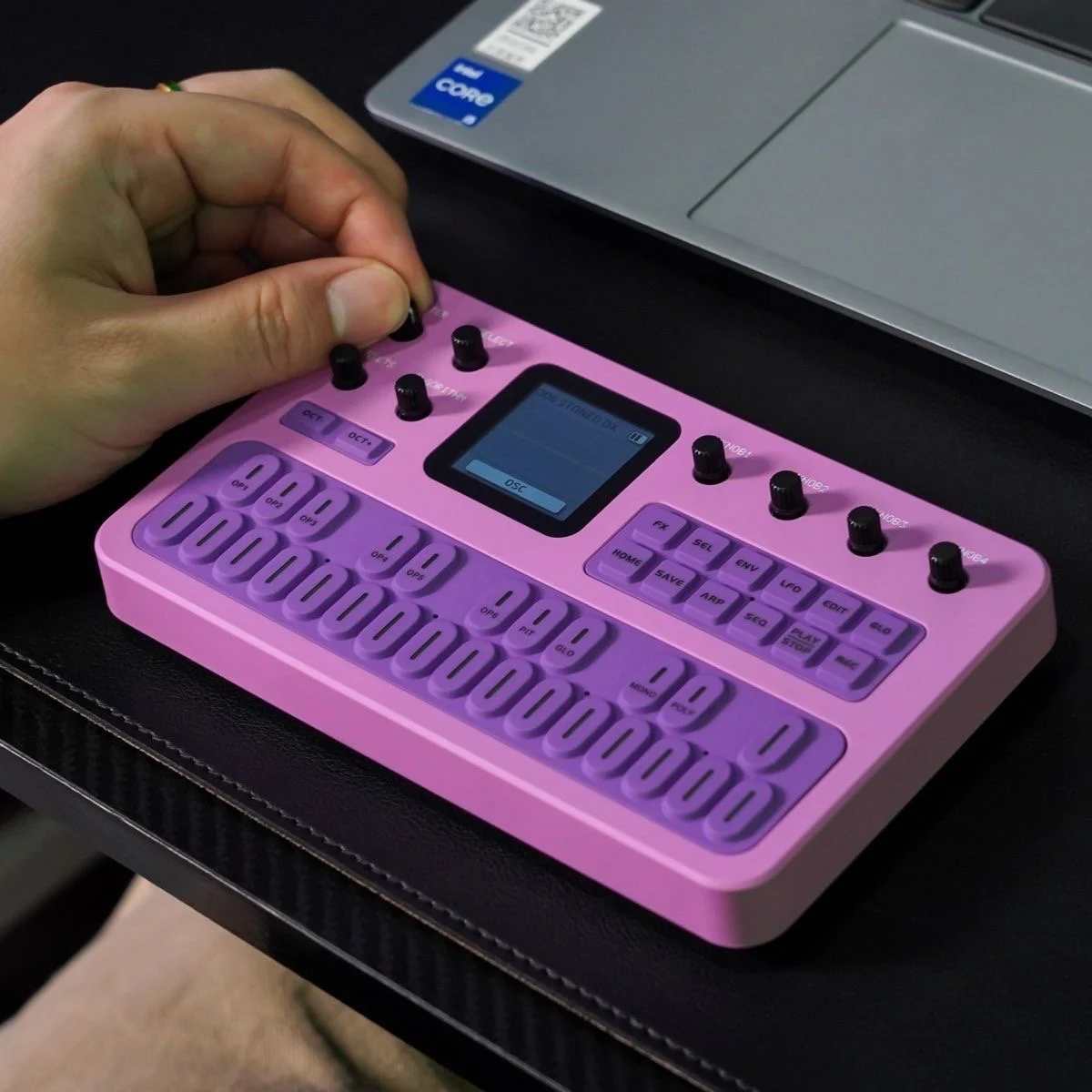 M-Vave Fm-1 Effect Pedal Portable Fm1 Bluetooth Synthesizer 12h Battery 6-Operator Speaker Midi 32-Algorithm 128 Preset Built-In