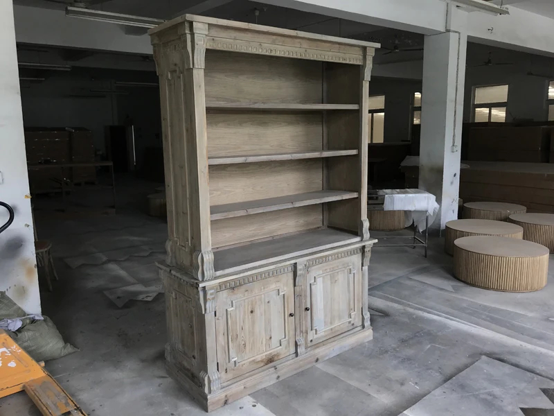 Rustikale, maßgeschneiderte Event- und Hochzeitsbar-Vitrinenmöbel aus recyceltem Holz