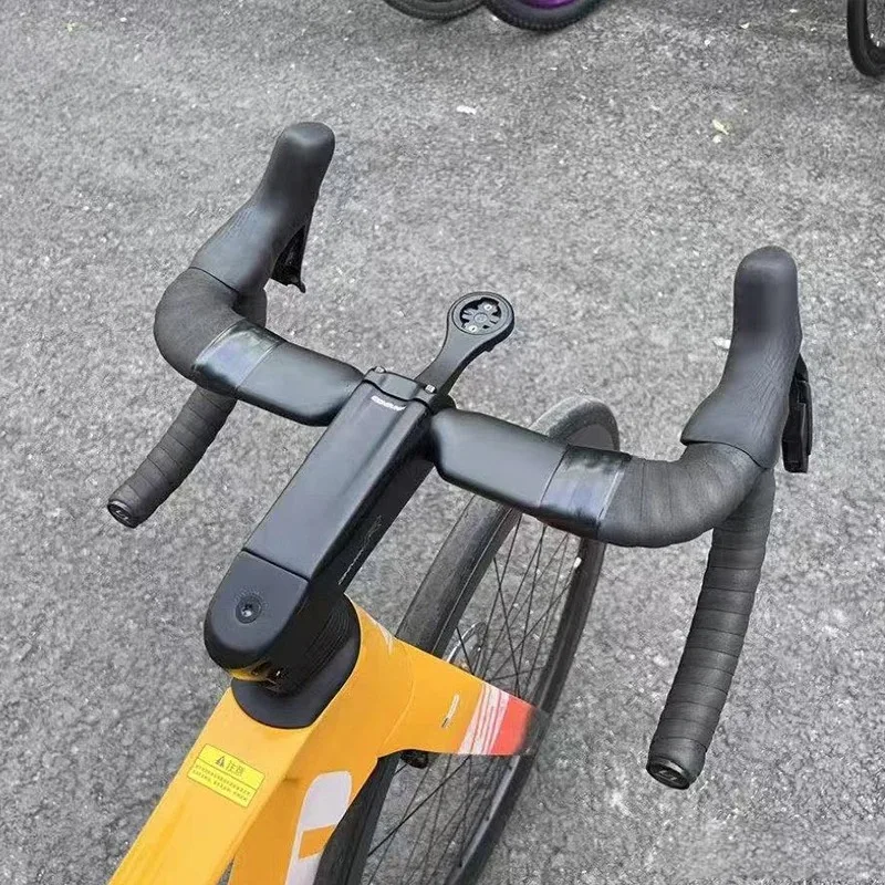 Professionelles Rennrad mit Vollintegrierter Kabelführung, Wettkampfniveau, Vollcarbon-Rahmen, Lenker mit Interner Kabelführung