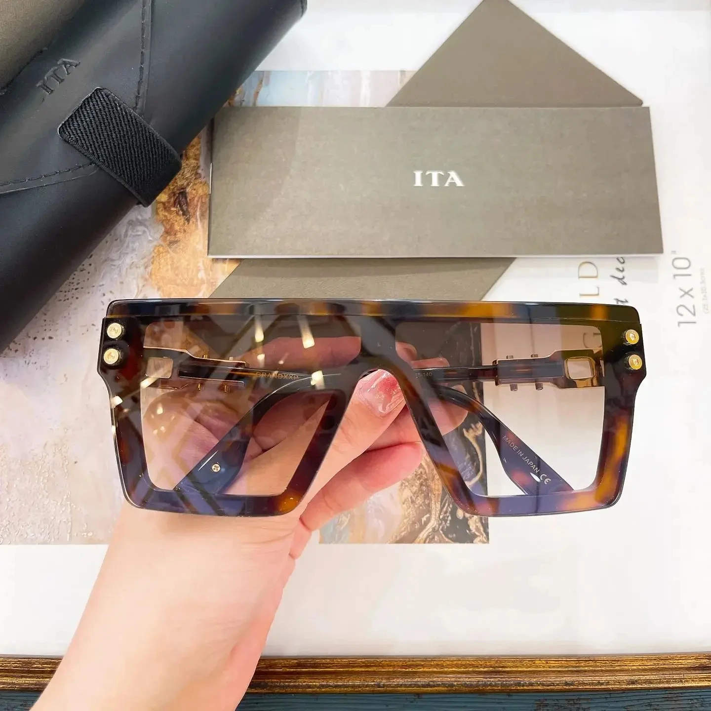 

Newest Brand Women Men Sunglasses Tortoiseshell Acetate+Alloy Frame Luxury Designer For Unisex Eyeglasses LIANGCHENDITA DTS811