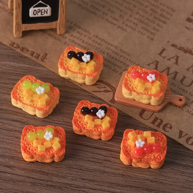 5pcs Mini Cake Cake Resin DIY Fake Food Miniature Dollhouse Bakery Accessories Simulation Food Model Bread Ornaments Home Decor