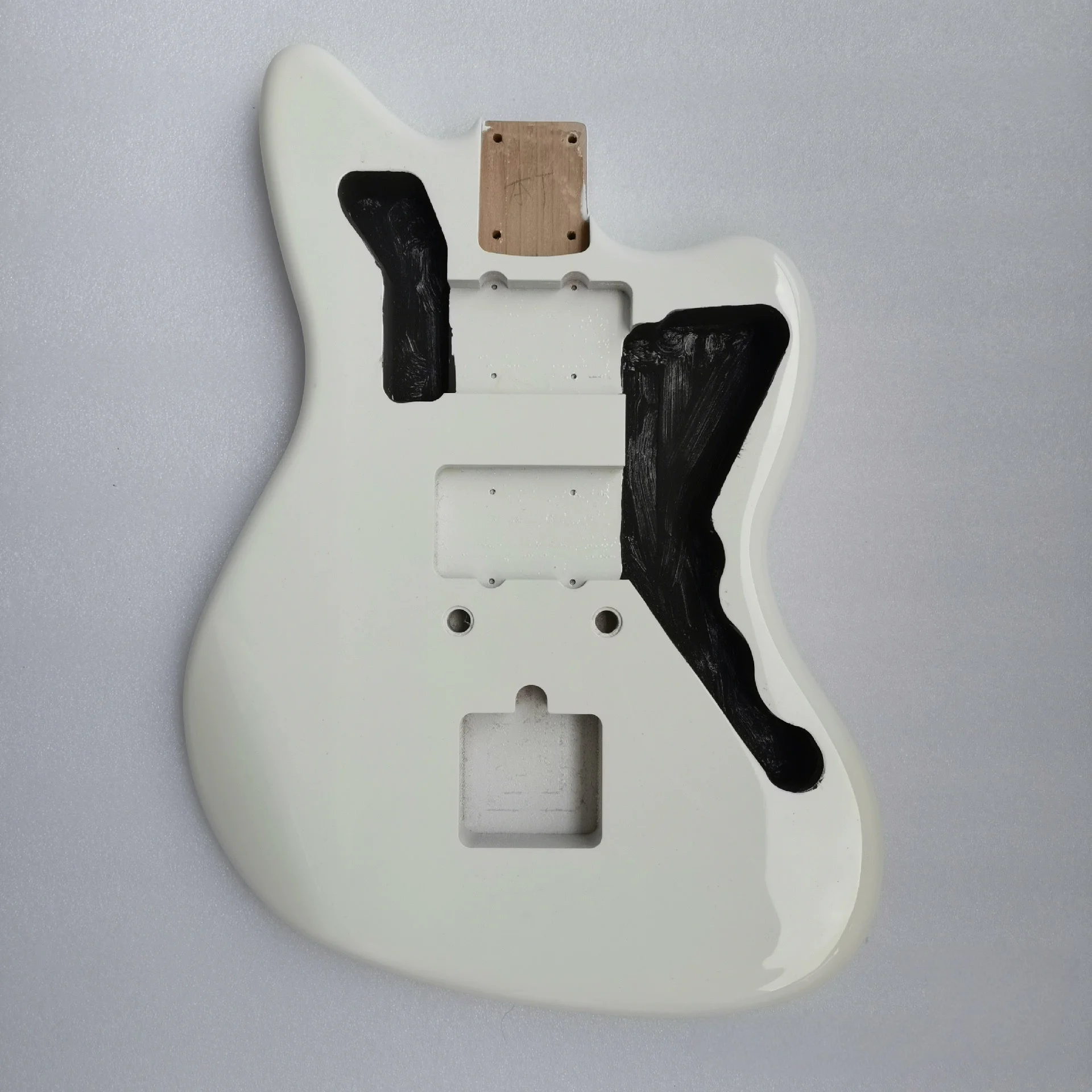 

Electric guitar body,alderbody, pure white, jag shape