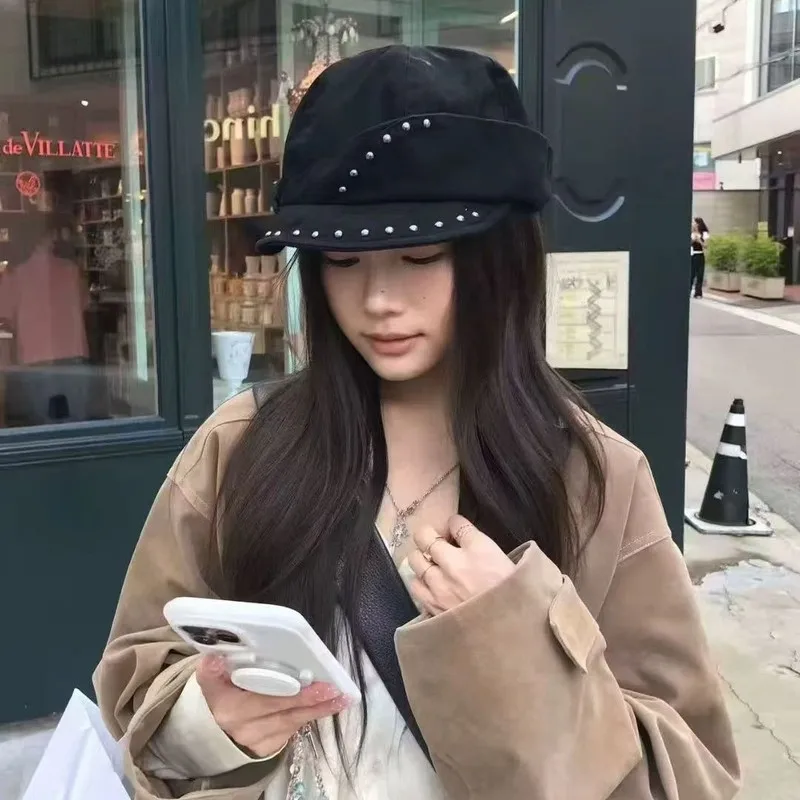 Unique Retro Studded Newsboy Cap for Women, Autumn Korean Version, Versatile, Face-Slimming Beret