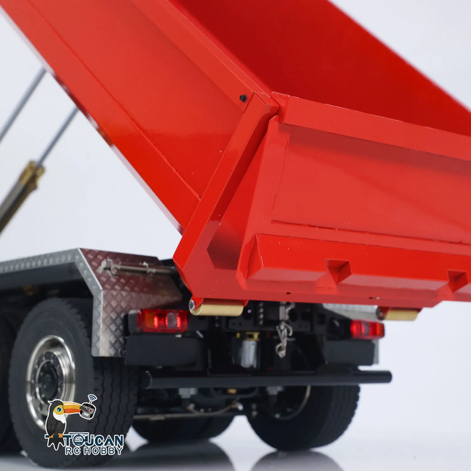 โลหะ 8x8 1/14 RC ไฮดรอลิก Roll On Off รถบรรทุก Dumper เต็มรูปแบบรีโมทแสงเสียง 3 ความเร็ว Tipper รถยนต์ของเล่น