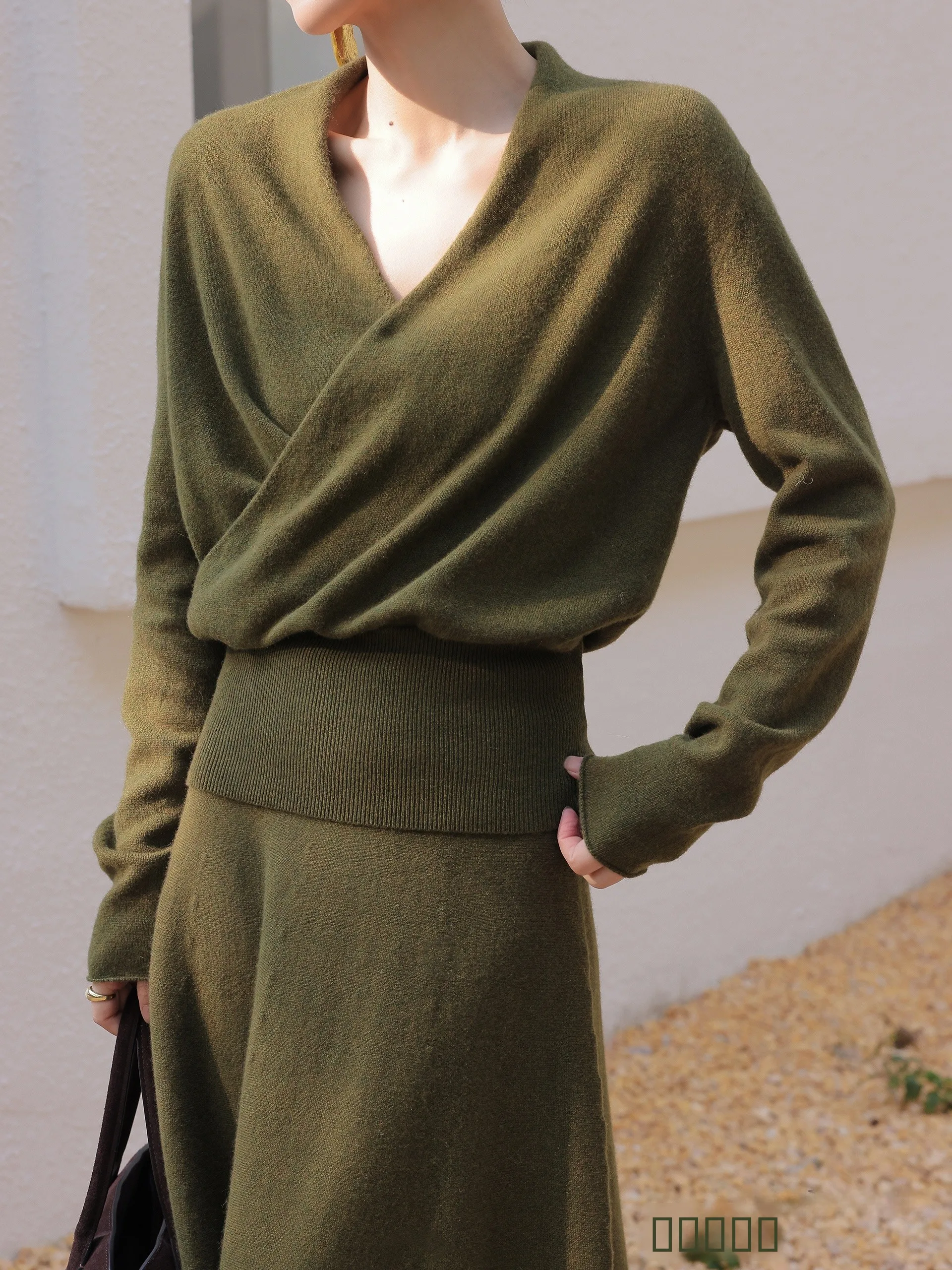 

JWUNIQUE Women's een Rabbit Velvet Mixed Knitted Sweater V-Ne Crossed Overlap Collar Loose Fit Long Sve Autumn Winter