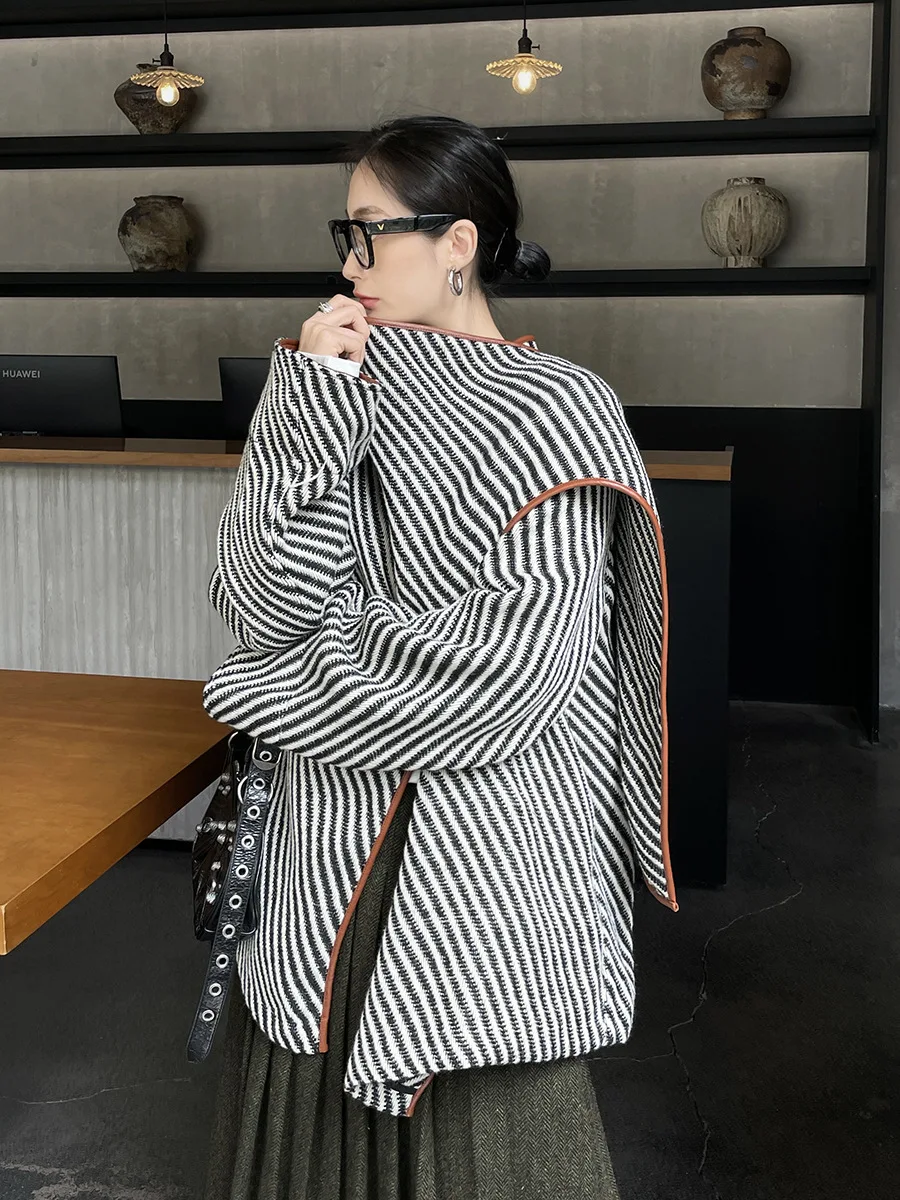 

Black and white striped wool shawl jacket women's autumn 2023 winter new cute pu leather hemming design cloak top