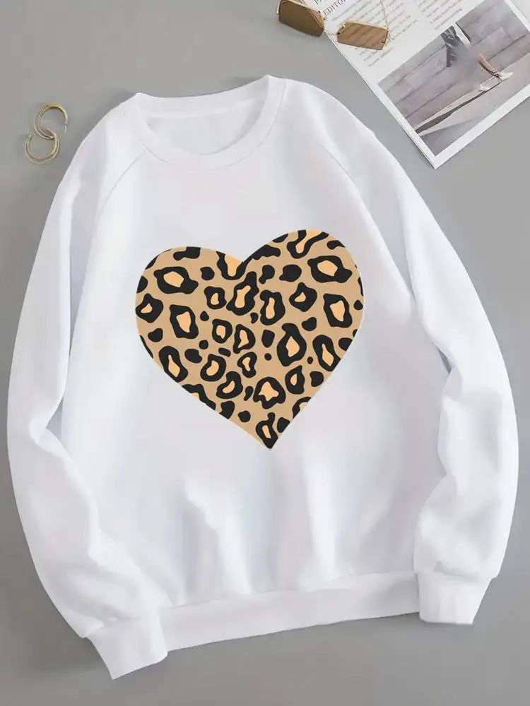 

Clothing Women Winter Spring O-neck Ladies Fleece Print Leopard Love Heart Trend Cute Pullovers Casual Graphic Sweatshirts