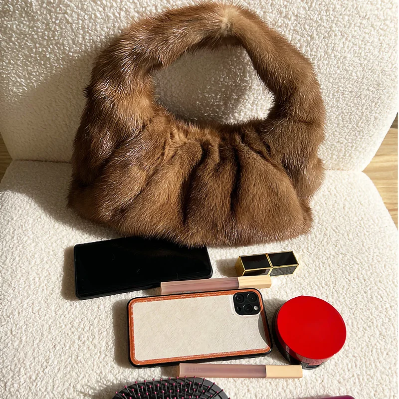 2024 Women\'s Fur Dumpling Bag Luxury Warm Full-pelt Mink Fur Wrist Bag Fashion Cloud Clutch Purse Banquet Bag