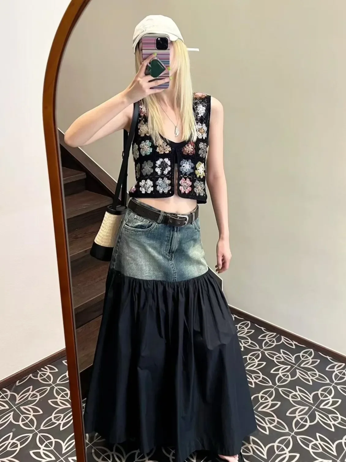 

Женский черный вязаный жилет с цветочной вышивкой и v-образным вырезом без рукавов, модный женский свитер